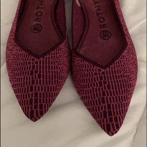 SOLD. Authentic Rothy’s Points- Fig Pythons 🐍